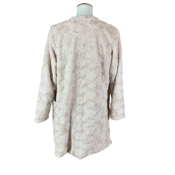 The Linen Duck Beige Textured Faux Fur Open Front Cardigan Small Soft Plush - Picture 5 of 7